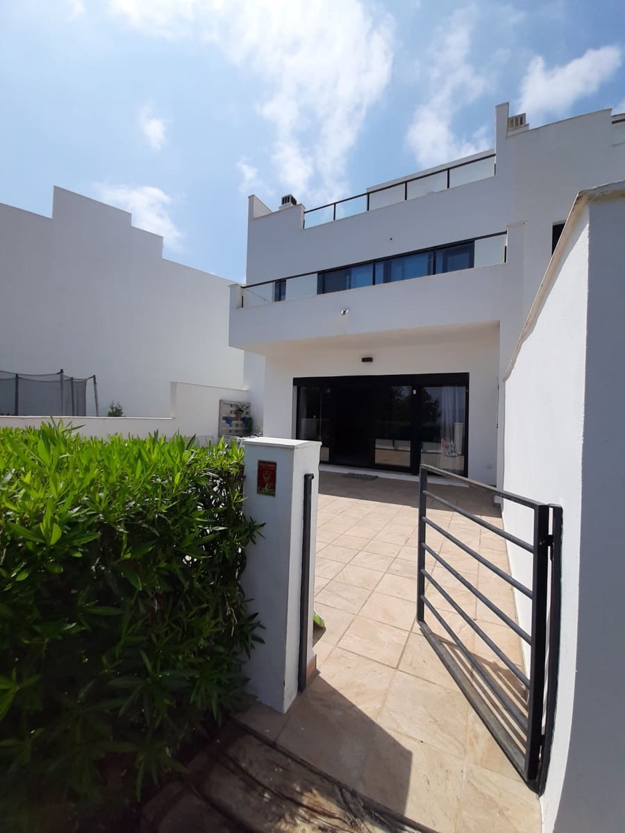 3 bedroom Townhouse for rent in La Mairena with pool garage - € 2,200 (Ref: 9523590)
