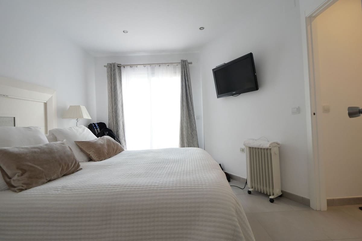 2 sypialnia Apartament na sprzedaż w Calahonda z basenem - 348 000 € (Ref: 9547412)