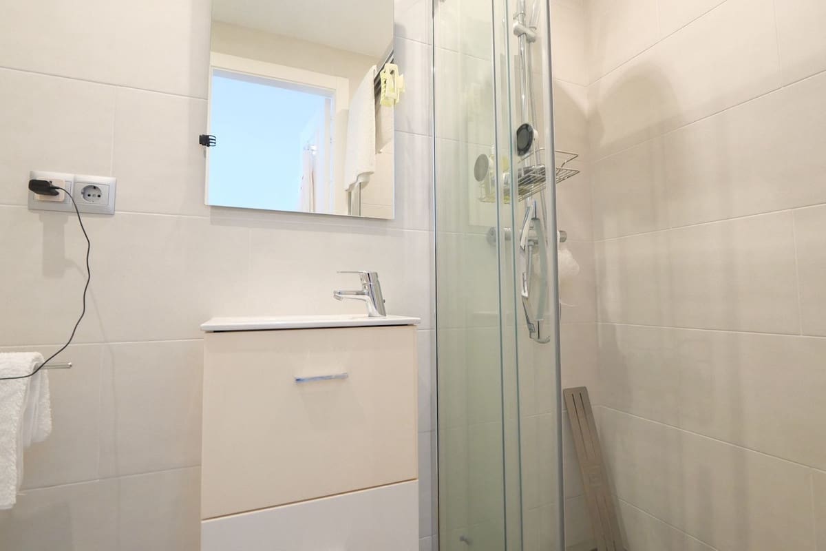 2 bedroom Apartment for sale in Calahonda with pool - € 348,000 (Ref: 9547412)