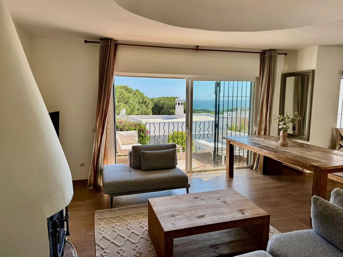 3 bedroom Townhouse for sale in Cabopino with pool - € 549,000 (Ref: 9557440)