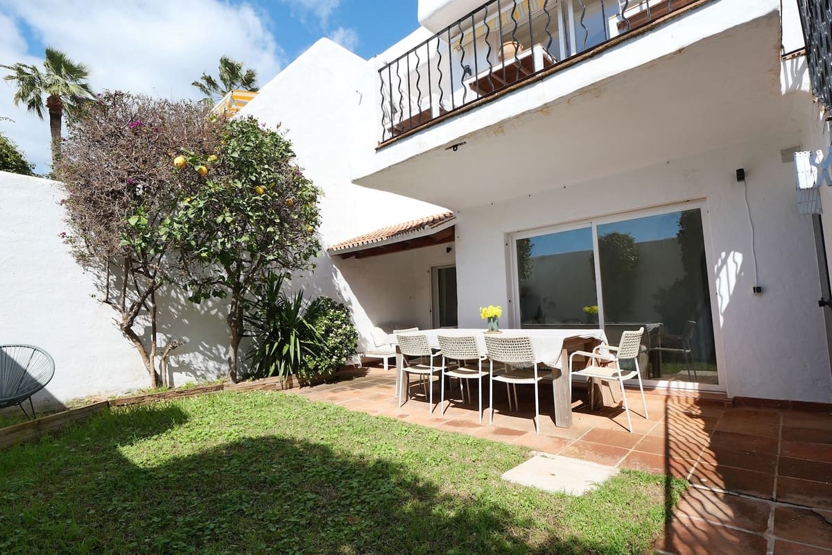 3 bedroom Townhouse for sale in Cabopino with pool - € 549,000 (Ref: 9557440)