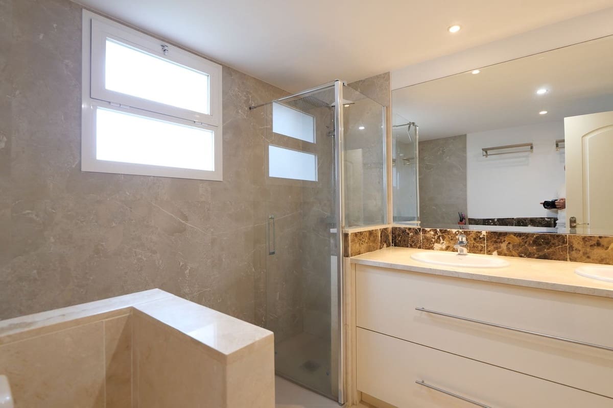 2 sypialnia Apartament na sprzedaż w Calahonda z basenem - 369 920 € (Ref: 9643708)