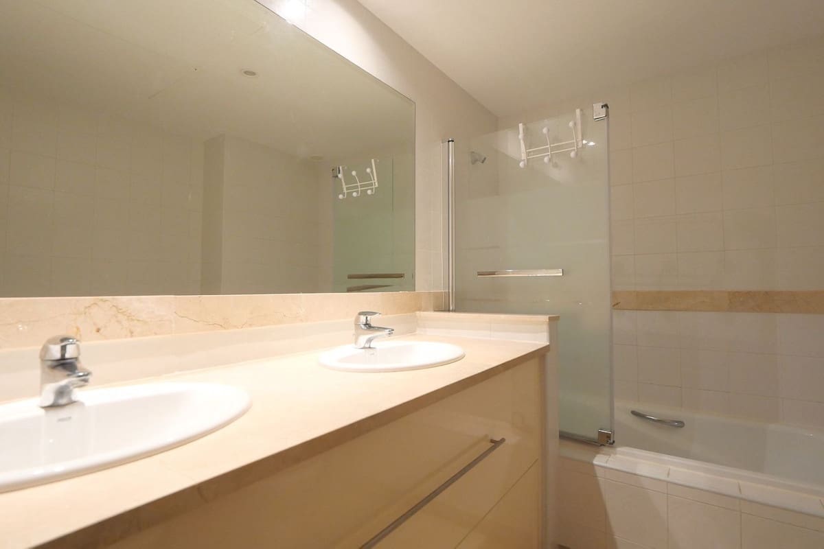 2 sypialnia Apartament na sprzedaż w Calahonda z basenem - 369 920 € (Ref: 9643708)