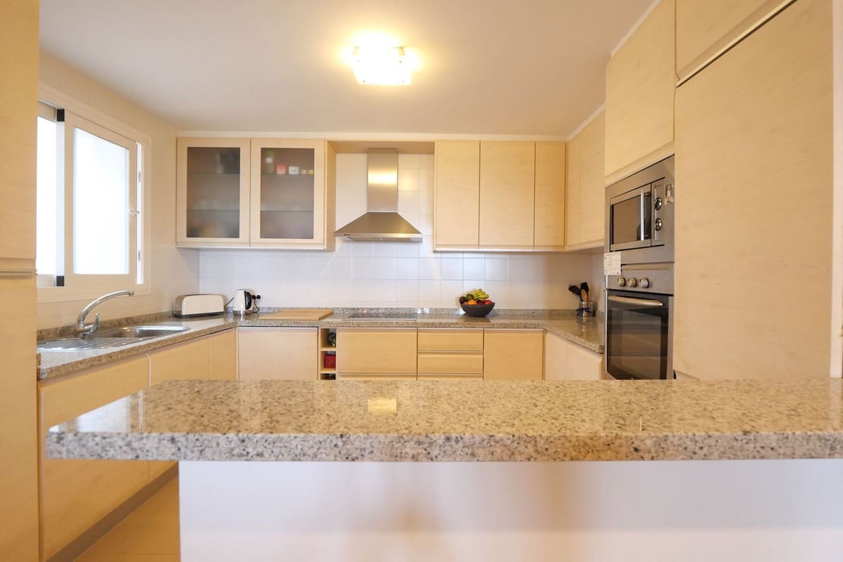 2 Zimmer Apartment zu verkaufen in Calahonda mit Pool - 369.920 € (Ref: 9643708)