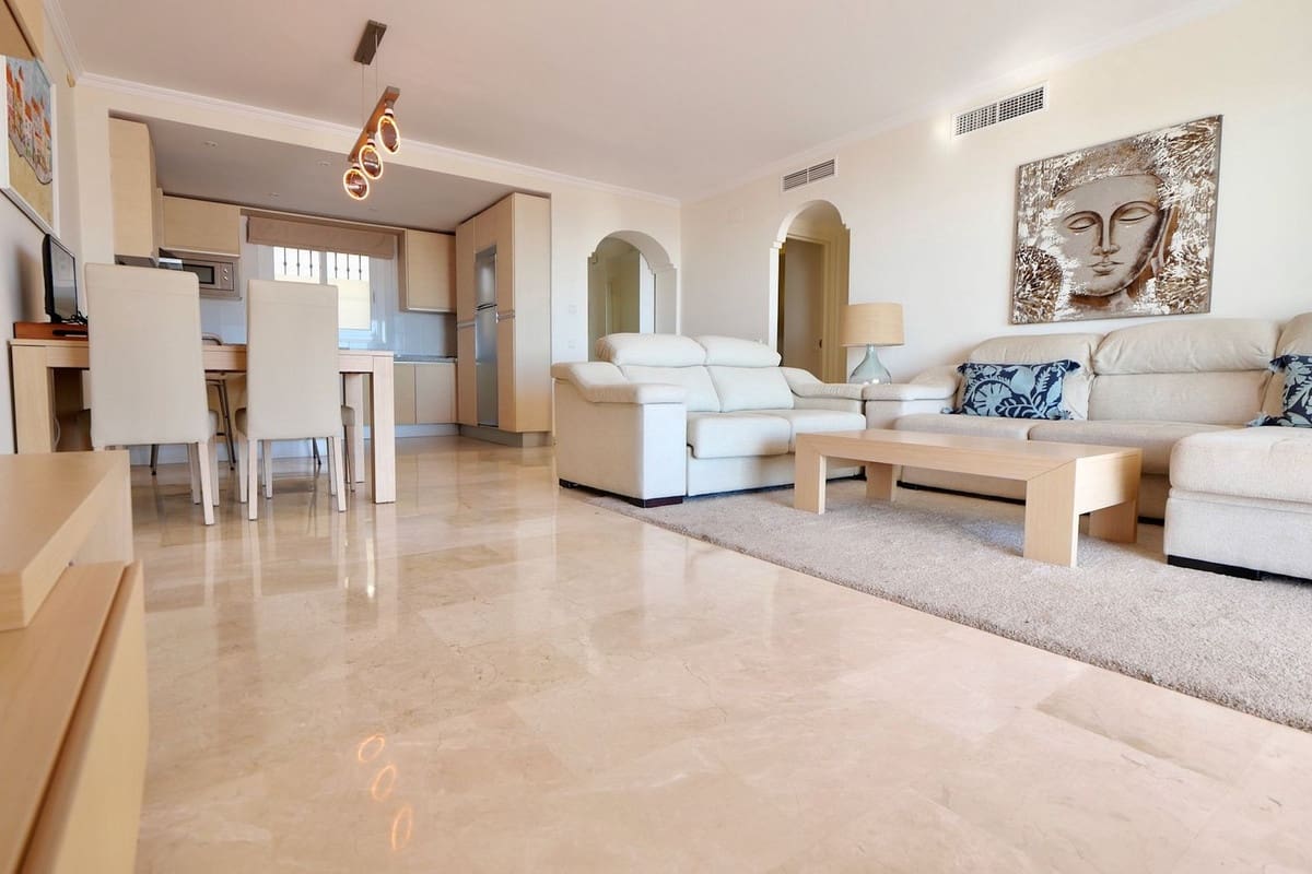 Apartamento de 2 habitaciones en Calahonda en venta con piscina - 349.900 € (Ref: 9654517)