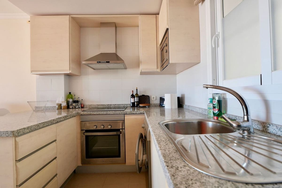 Apartamento de 2 habitaciones en Calahonda en venta con piscina - 349.900 € (Ref: 9654517)