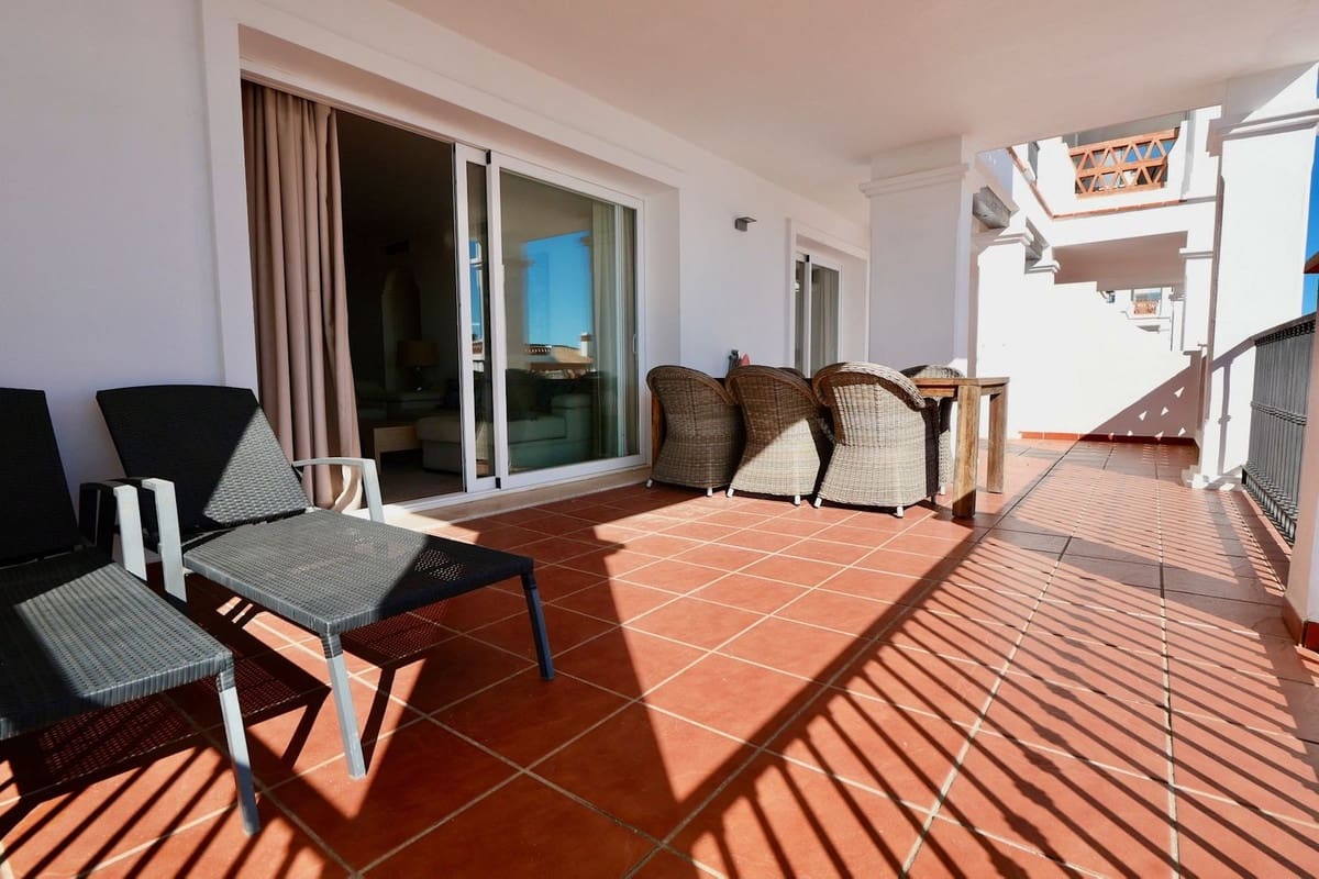 Apartamento de 2 habitaciones en Calahonda en venta con piscina - 349.900 € (Ref: 9654517)