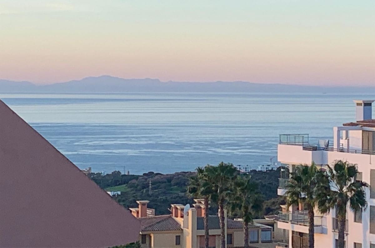 2 soverom Leilighet til salgs i Calahonda med svømmebasseng garasje - € 339 900 (Ref: 9659809)