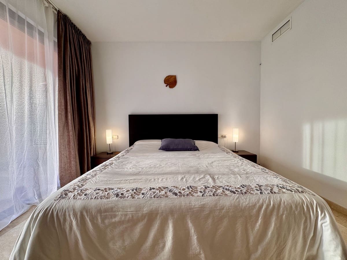 2 soverom Leilighet til salgs i Calahonda med svømmebasseng garasje - € 339 900 (Ref: 9659809)