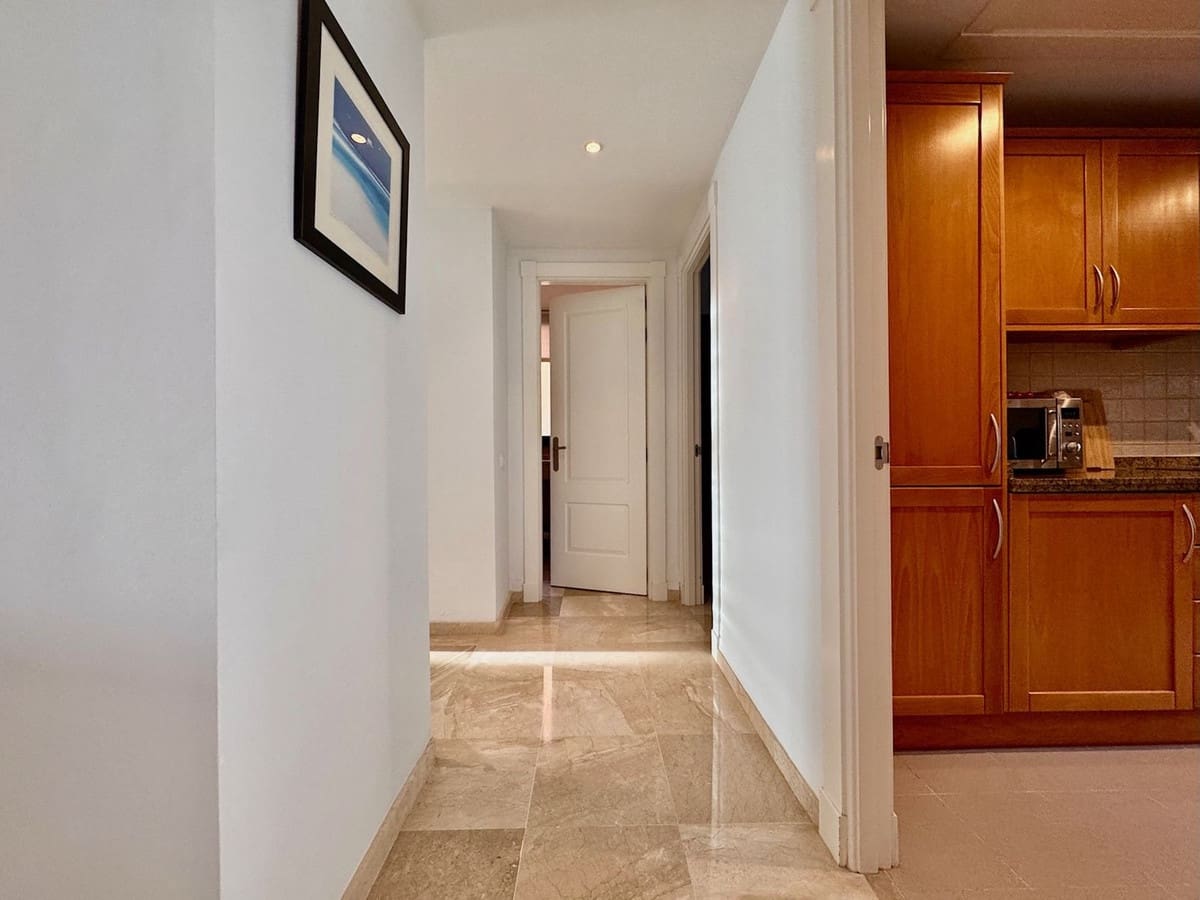 2 soverom Leilighet til salgs i Calahonda med svømmebasseng garasje - € 339 900 (Ref: 9659809)