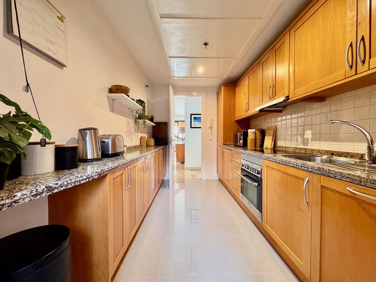 2 soverom Leilighet til salgs i Calahonda med svømmebasseng garasje - € 339 900 (Ref: 9659809)