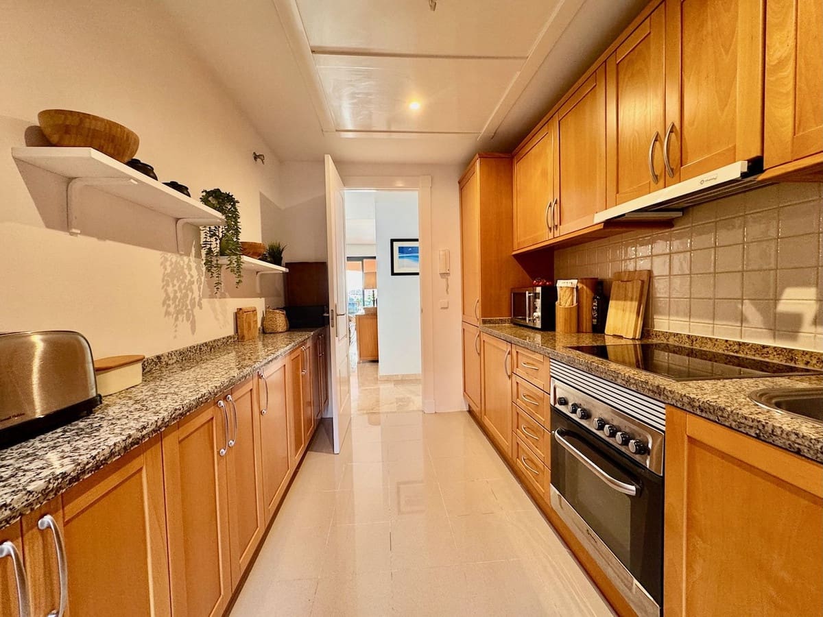 2 soverom Leilighet til salgs i Calahonda med svømmebasseng garasje - € 339 900 (Ref: 9659809)