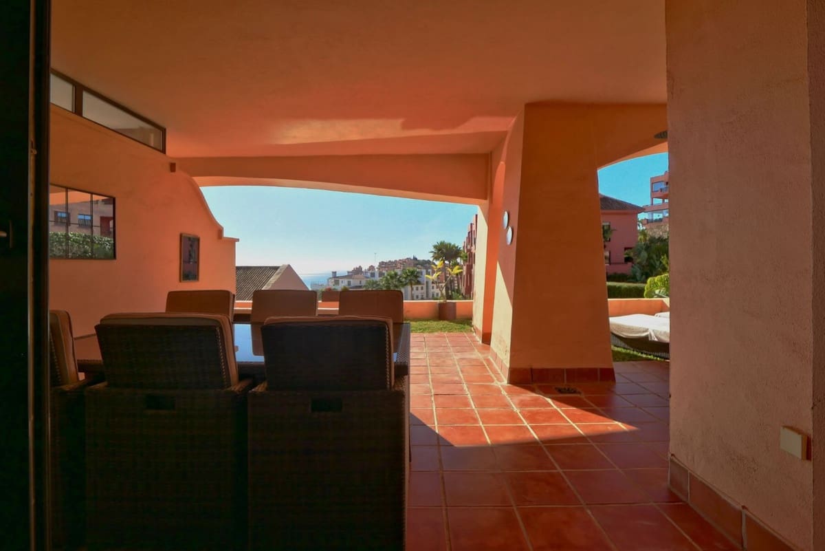 2 bedroom Apartment for sale in Calahonda with pool garage - € 339,900 (Ref: 9659809)