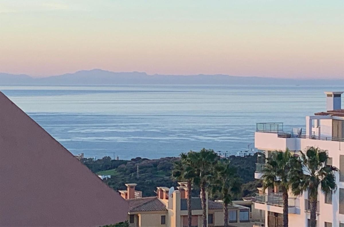 2 bedroom Apartment for sale in Calahonda with pool garage - € 339,900 (Ref: 9659809)