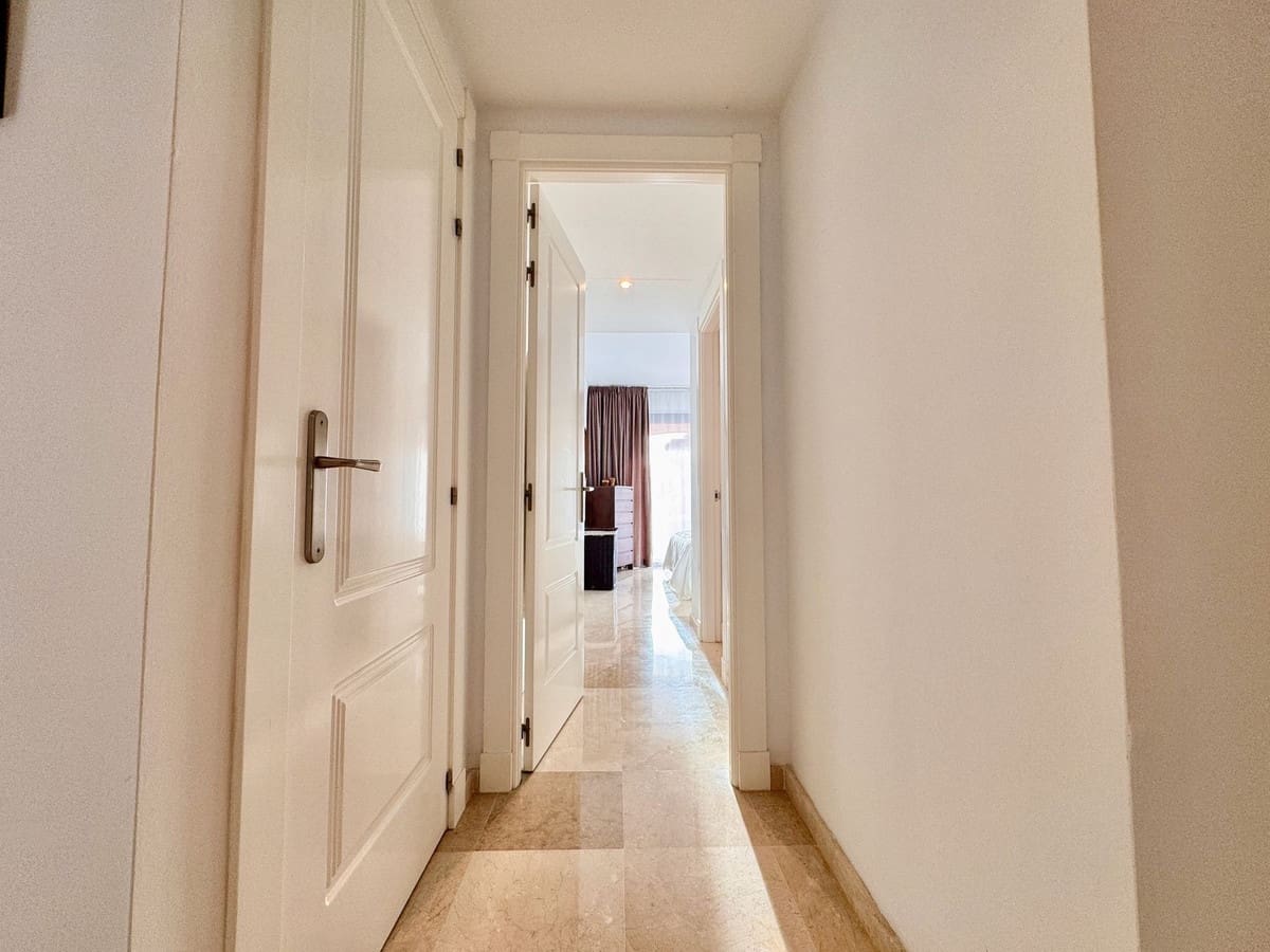 2 bedroom Apartment for sale in Calahonda with pool garage - € 339,900 (Ref: 9659809)