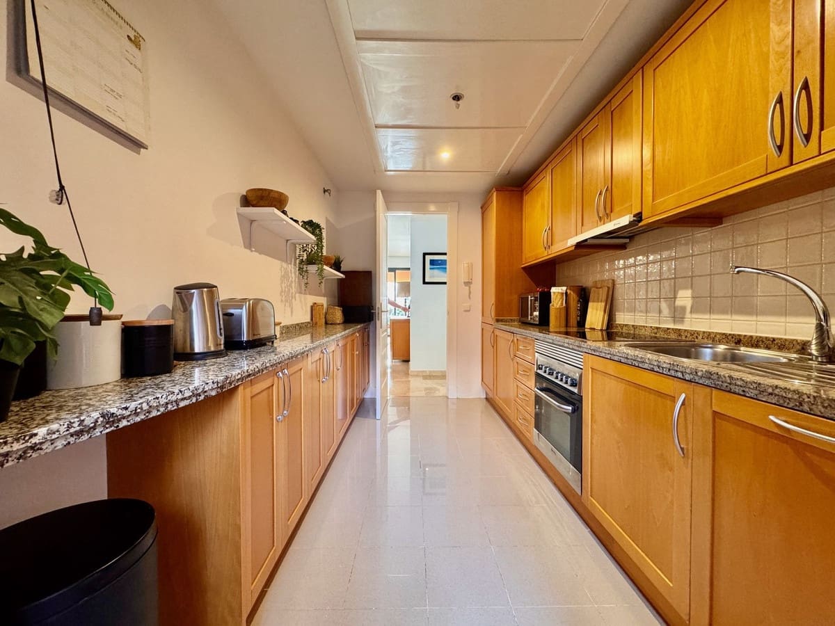 2 bedroom Apartment for sale in Calahonda with pool garage - € 339,900 (Ref: 9659809)