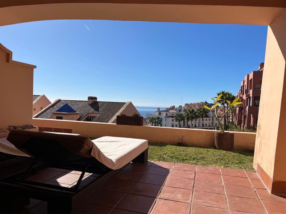 2 bedroom Apartment for sale in Calahonda with pool garage - € 339,900 (Ref: 9659809)