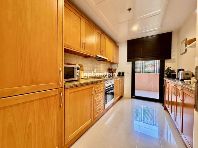 2 soverom Leilighet til salgs i Calahonda, Mijas med svømmebasseng garasje - € 339 900 (Ref: 9659809)