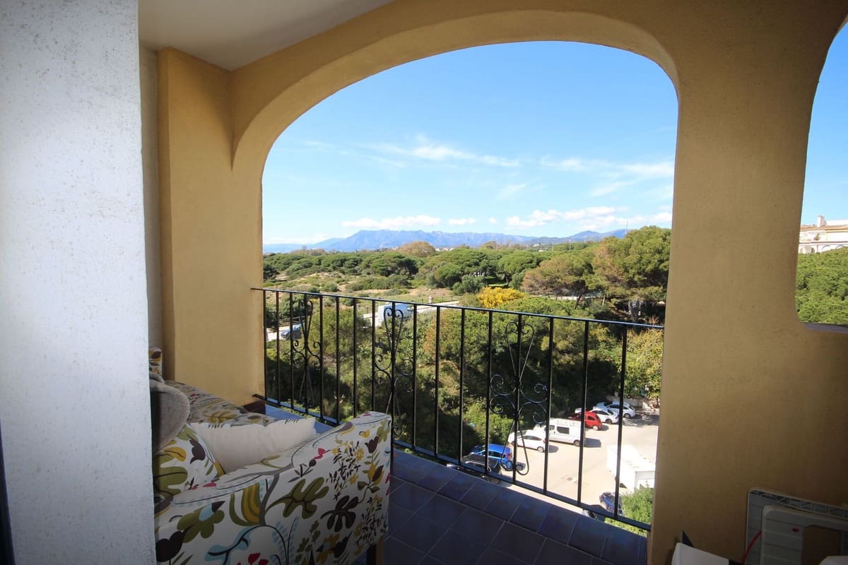 1 bedroom Apartment for sale in Cabopino with pool garage - € 485,000 (Ref: 9672124)