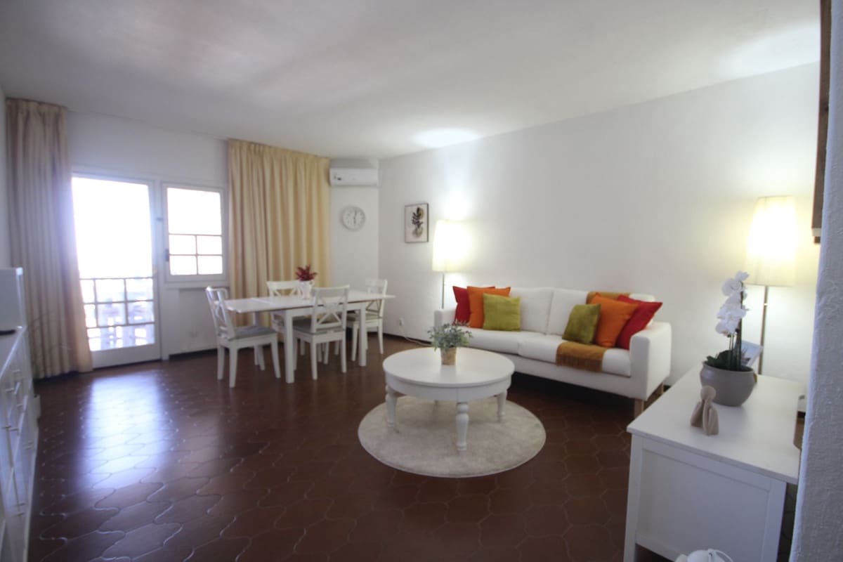 1 bedroom Apartment for sale in Cabopino with pool - € 415,000 (Ref: 9672124)