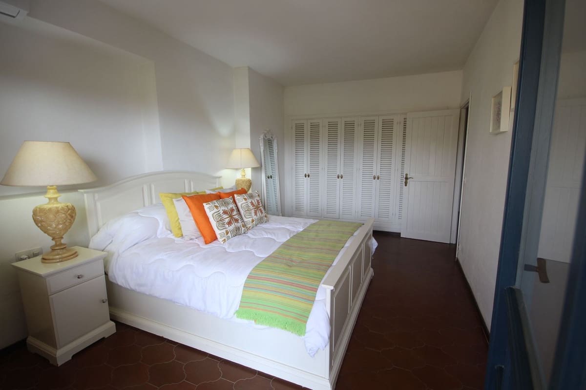 1 bedroom Apartment for sale in Cabopino with pool - € 415,000 (Ref: 9672124)