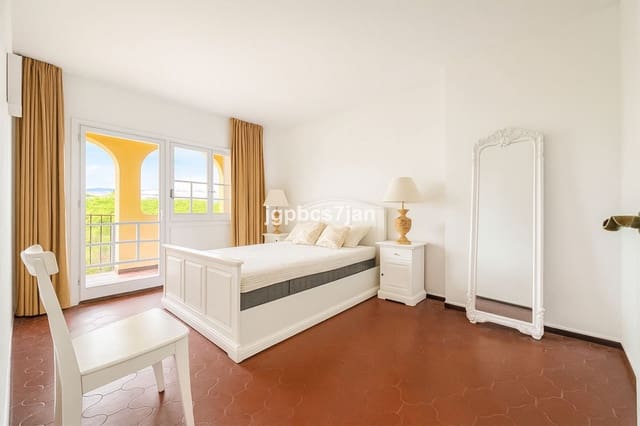 1 chambre Appartement à vendre à Cabopino, Marbella avec piscine garage - 415 000 € (Ref: 9672124)