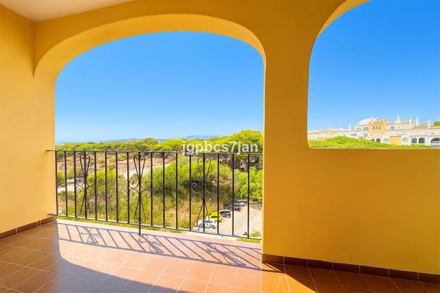 1 chambre Appartement à vendre à Cabopino, Marbella avec piscine garage - 415 000 € (Ref: 9672124)