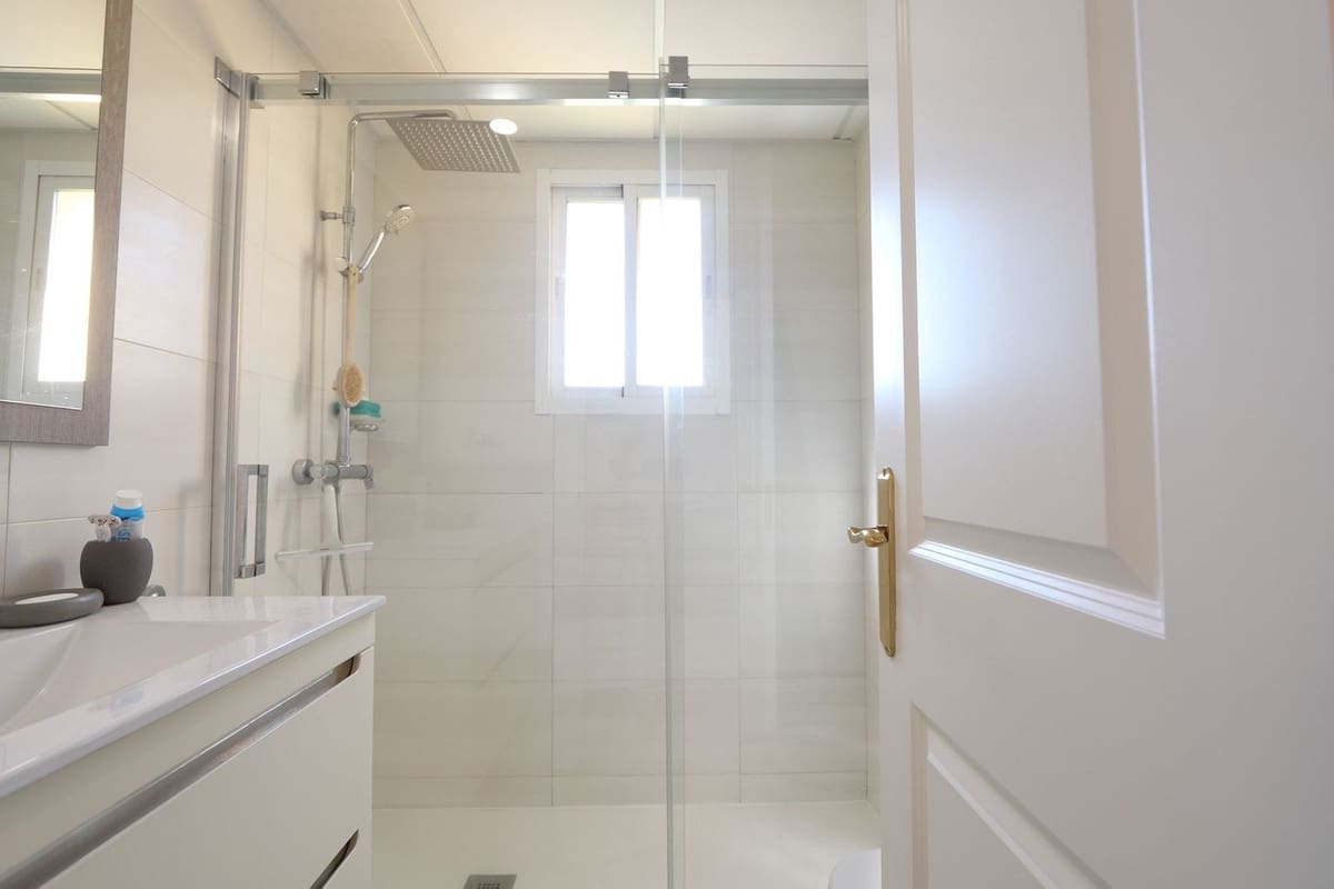 2 slaapkamer Appartement te koop in Calahonda met zwembad - € 349.900 (Ref: 9673765)