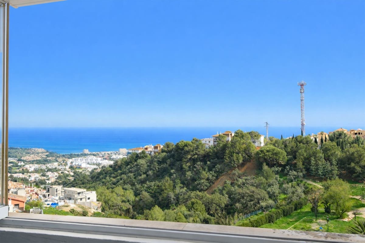 3 makuuhuone Kattohuoneisto myytävänä paikassa Benalmadena mukana uima-altaan 
autotalli - 649 000 € (Ref: 9673770)