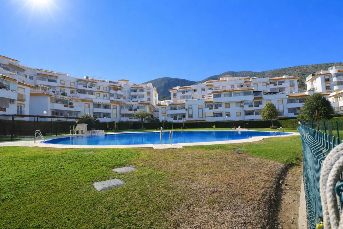 3 makuuhuone Kattohuoneisto myytävänä paikassa Benalmadena mukana uima-altaan 
autotalli - 649 000 € (Ref: 9673770)