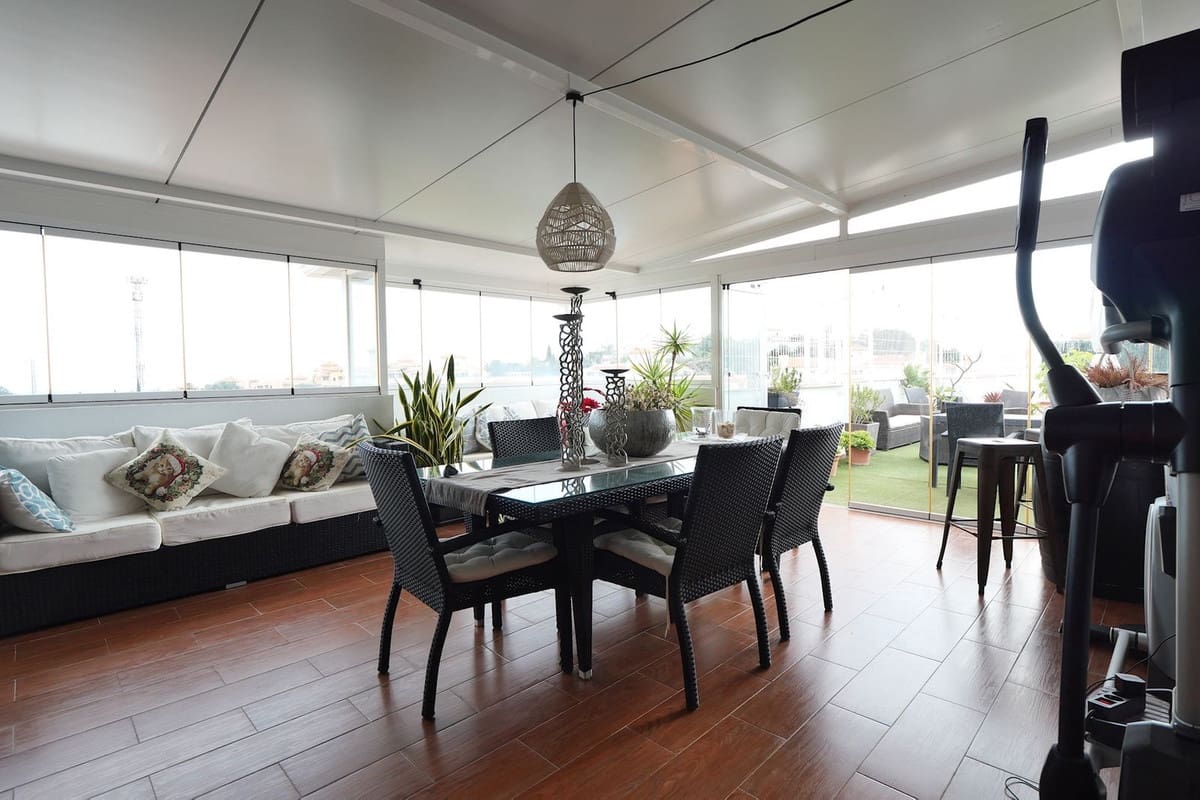 3 makuuhuone Kattohuoneisto myytävänä paikassa Benalmadena mukana uima-altaan 
autotalli - 649 000 € (Ref: 9673770)