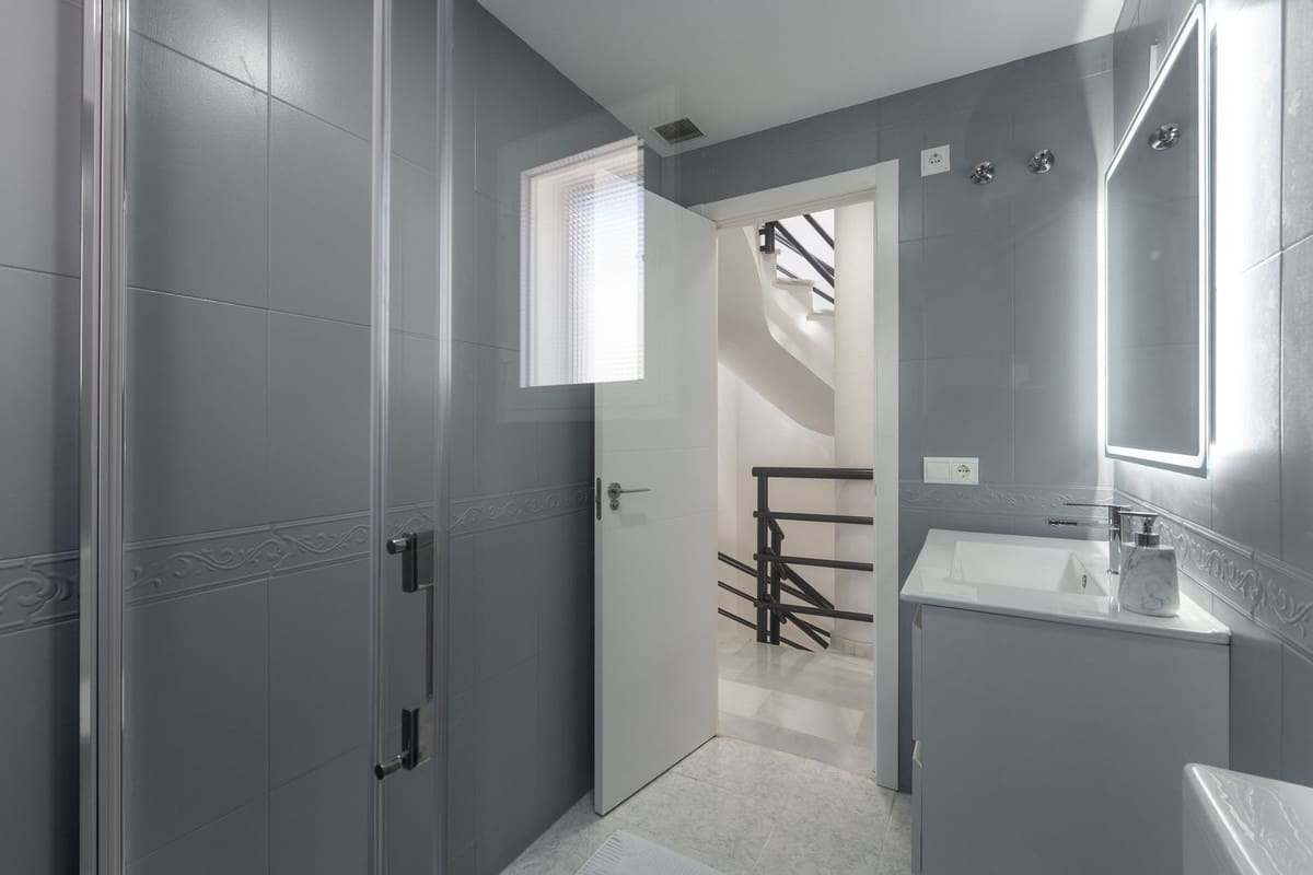 3 bedroom Townhouse for sale in Cabopino with pool - € 695,000 (Ref: 9697757)