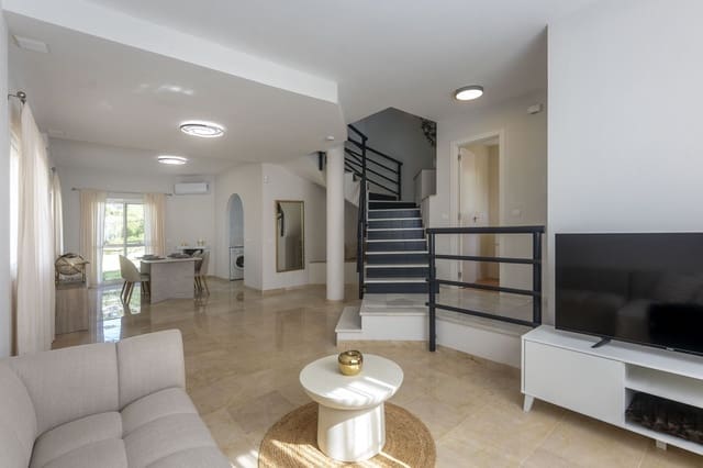 3 chambre Maison de Ville à vendre à Cabopino, Marbella avec piscine - 695 000 € (Ref: 9697757)