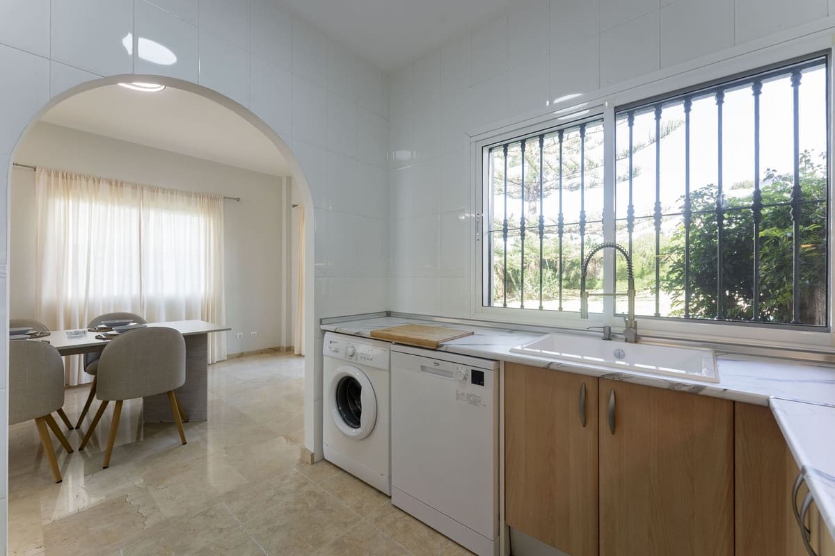 3 bedroom Townhouse for sale in Cabopino with pool - € 649,000 (Ref: 9697757)