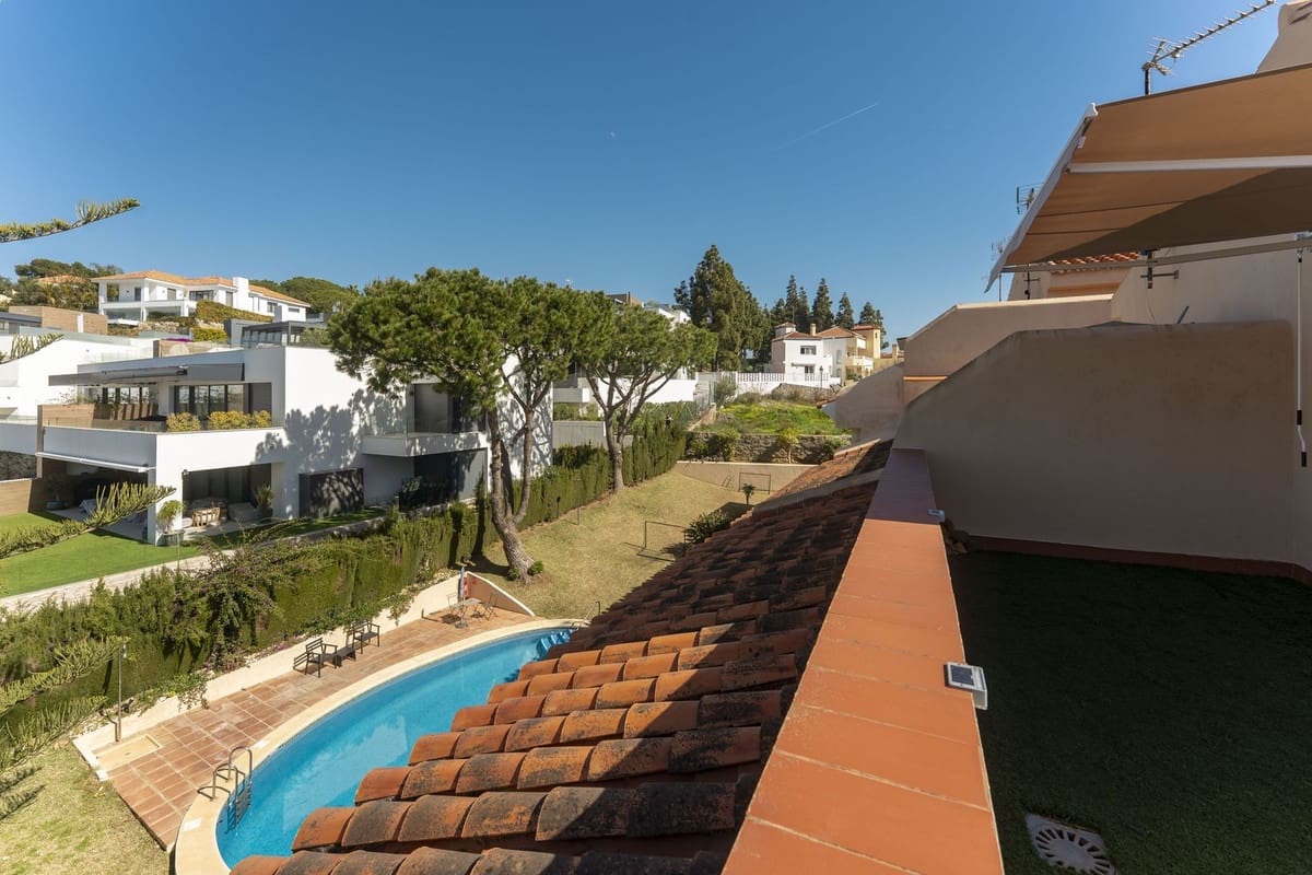3 bedroom Townhouse for sale in Cabopino with pool - € 649,000 (Ref: 9697757)