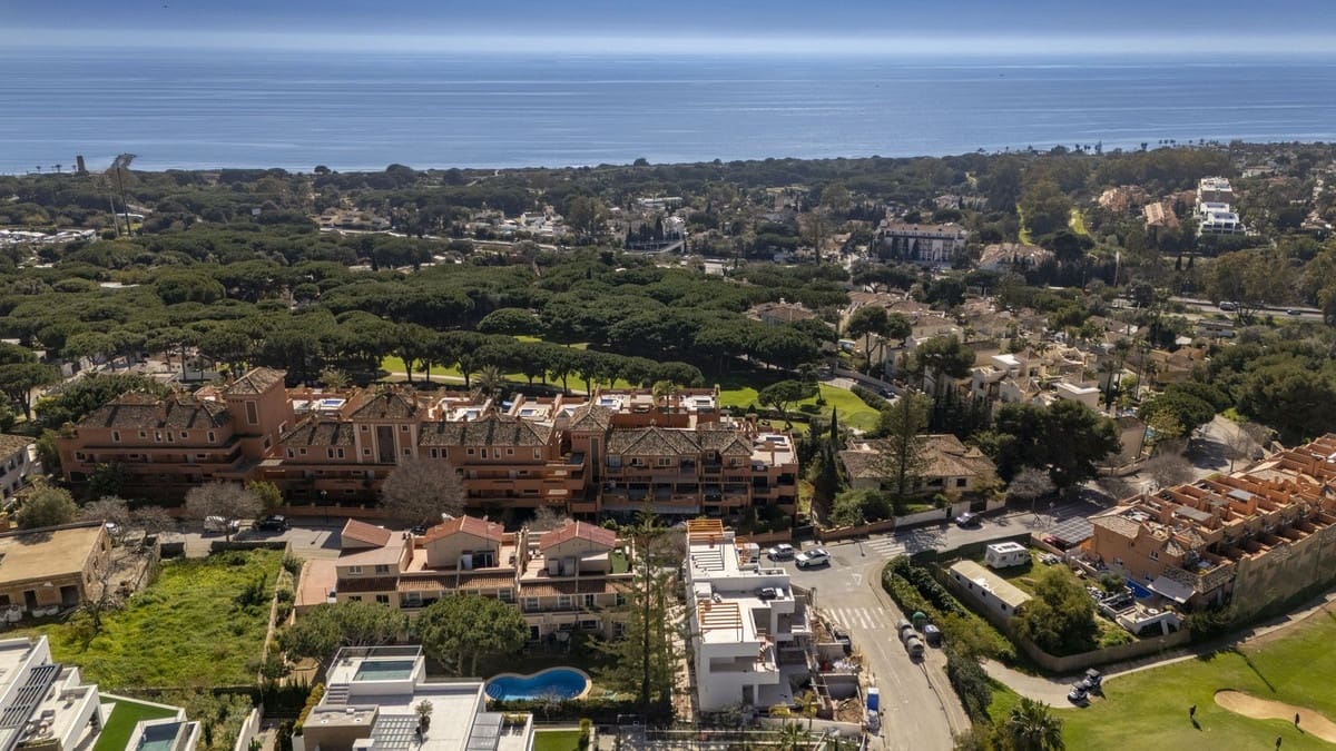 3 bedroom Townhouse for sale in Cabopino with pool - € 649,000 (Ref: 9697757)