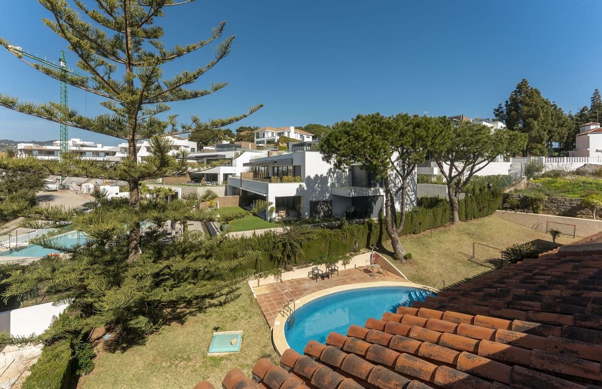3 bedroom Townhouse for sale in Cabopino with pool - € 649,000 (Ref: 9697757)