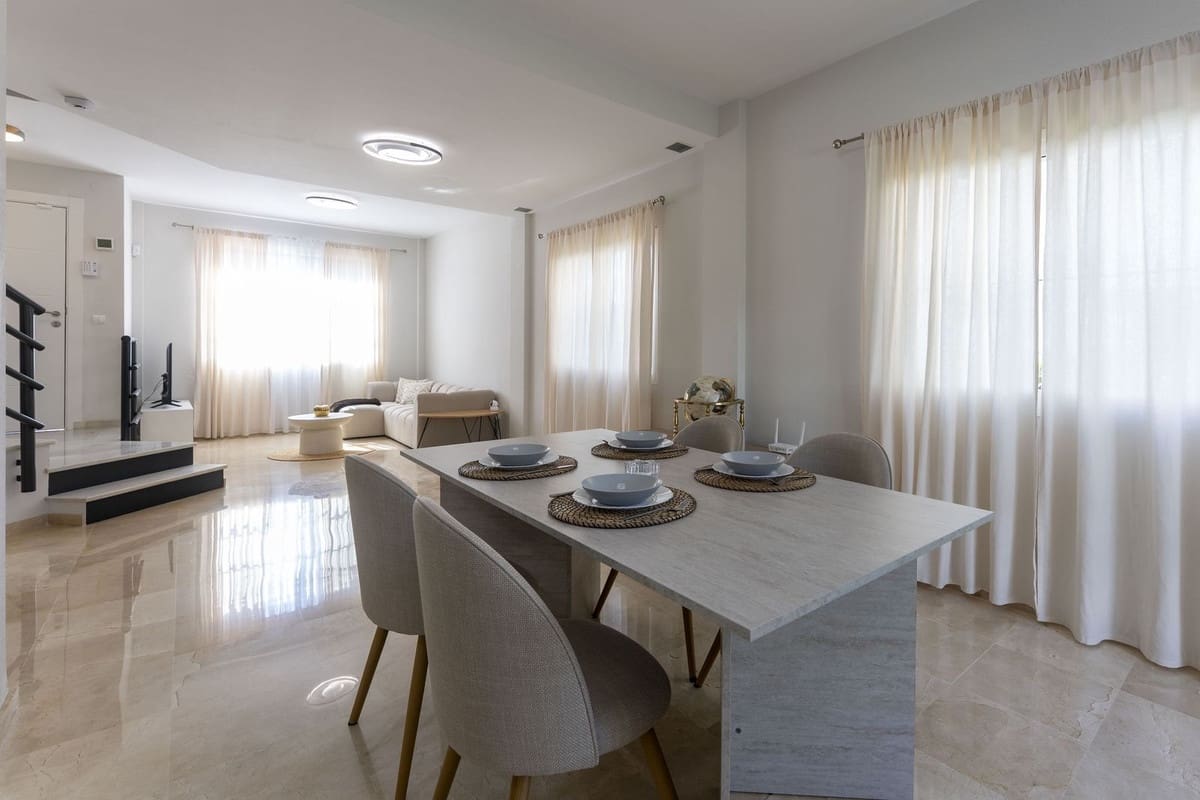 3 bedroom Townhouse for sale in Cabopino with pool - € 649,000 (Ref: 9697757)