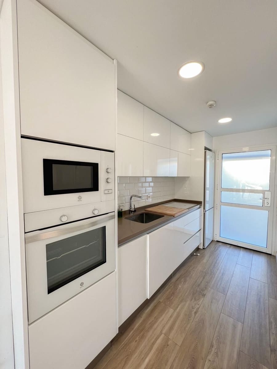 2 soveværelse Semi-Rækkehus til salg i Cabopino med swimmingpool - € 359.000 (Ref: 9697827)