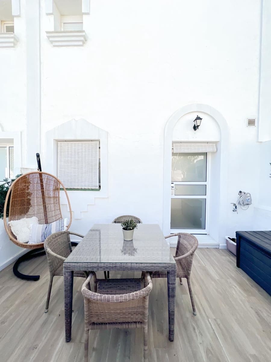 2 bedroom Semi-detached Villa for sale in Cabopino with pool - € 359,000 (Ref: 9697827)