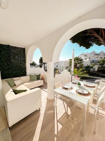 2 slaapkamer Halfvrijstaande villa te koop in Cabopino, Marbella met zwembad - € 359.000 (Ref: 9697827)