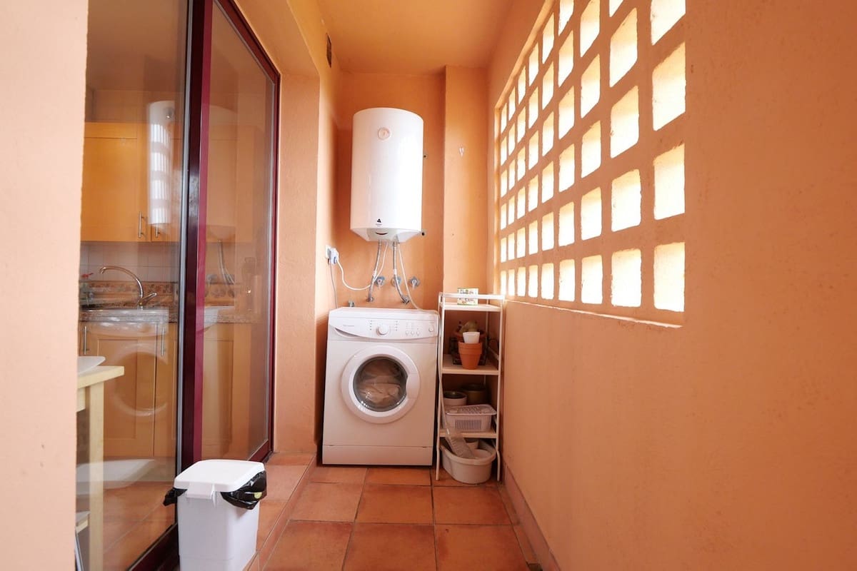 2 bedroom Apartment for sale in Calahonda with pool garage - € 275,000 (Ref: 9705996)