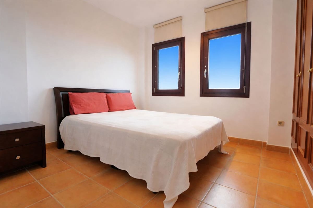 2 bedroom Apartment for sale in Calahonda with pool garage - € 275,000 (Ref: 9705996)
