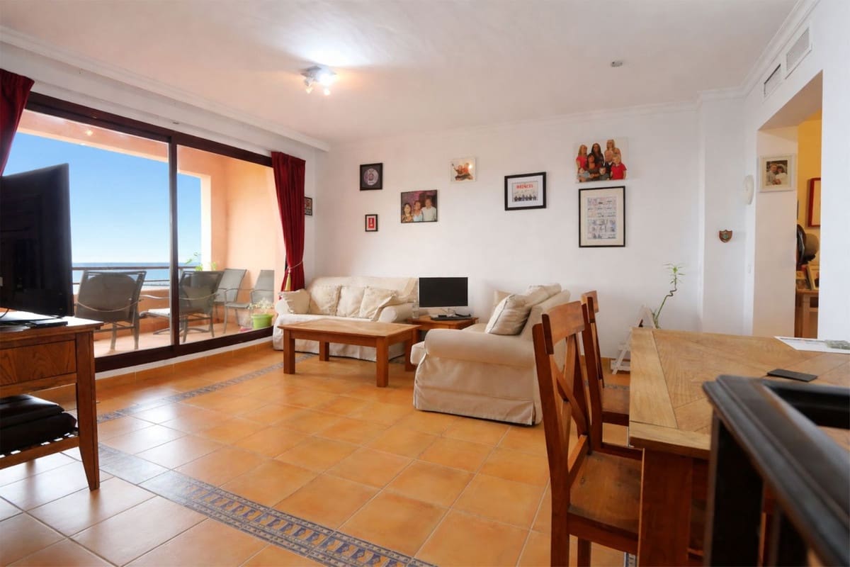 2 bedroom Apartment for sale in Calahonda with pool garage - € 275,000 (Ref: 9705996)