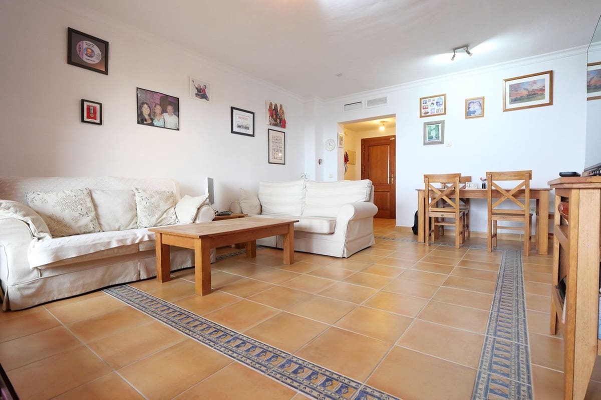 2 bedroom Apartment for sale in Calahonda with pool garage - € 275,000 (Ref: 9705996)