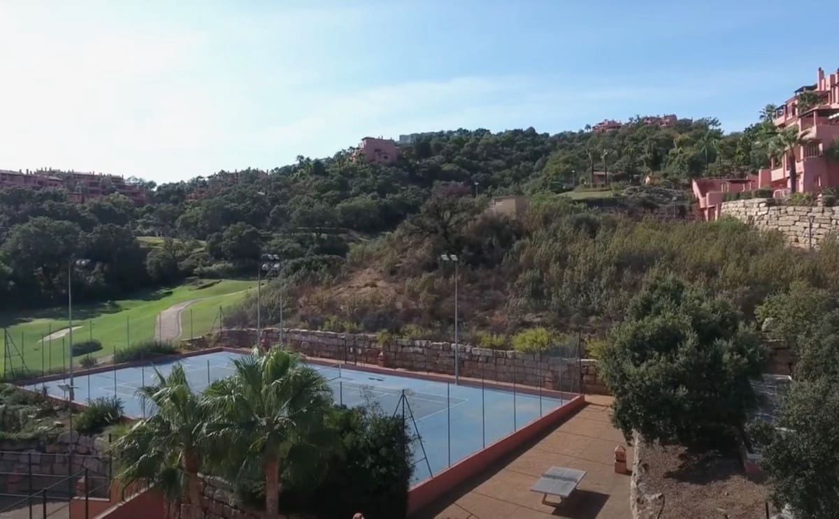 2 bedroom Apartment for sale in La Mairena with pool garage - € 399,000 (Ref: 9721044)