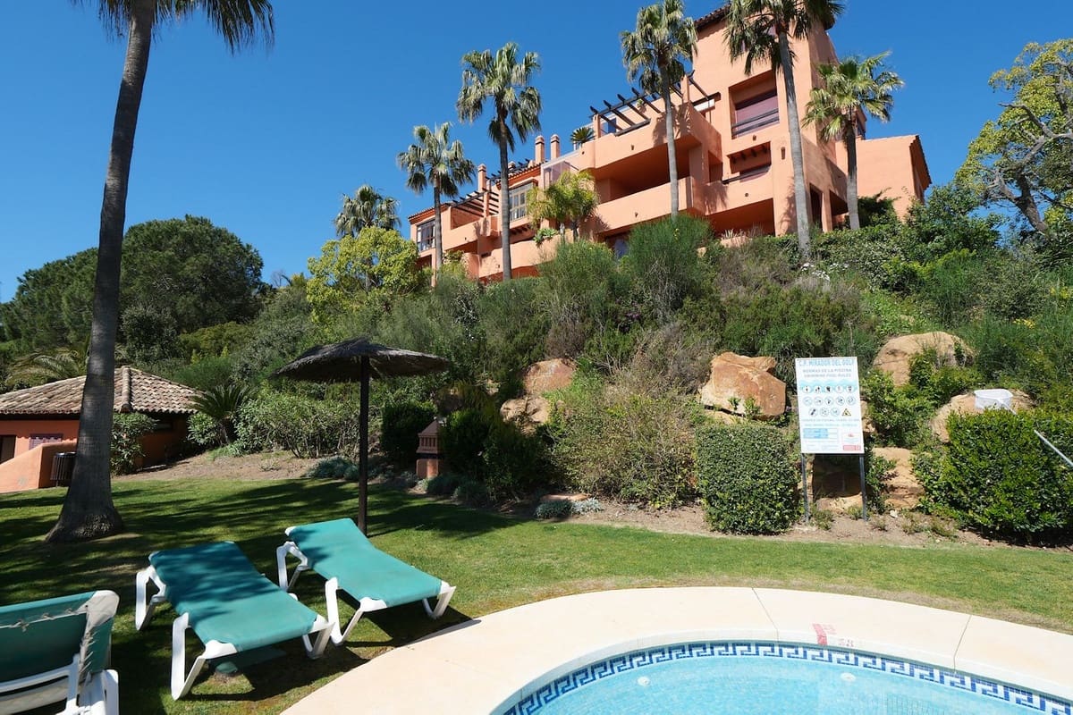2 bedroom Apartment for sale in La Mairena with pool garage - € 399,000 (Ref: 9721044)
