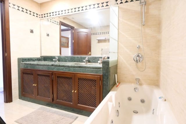 2 sypialnia Apartament na sprzedaż w La Mairena, Ojen z basenem garażem - 399 000 € (Ref: 9721044)