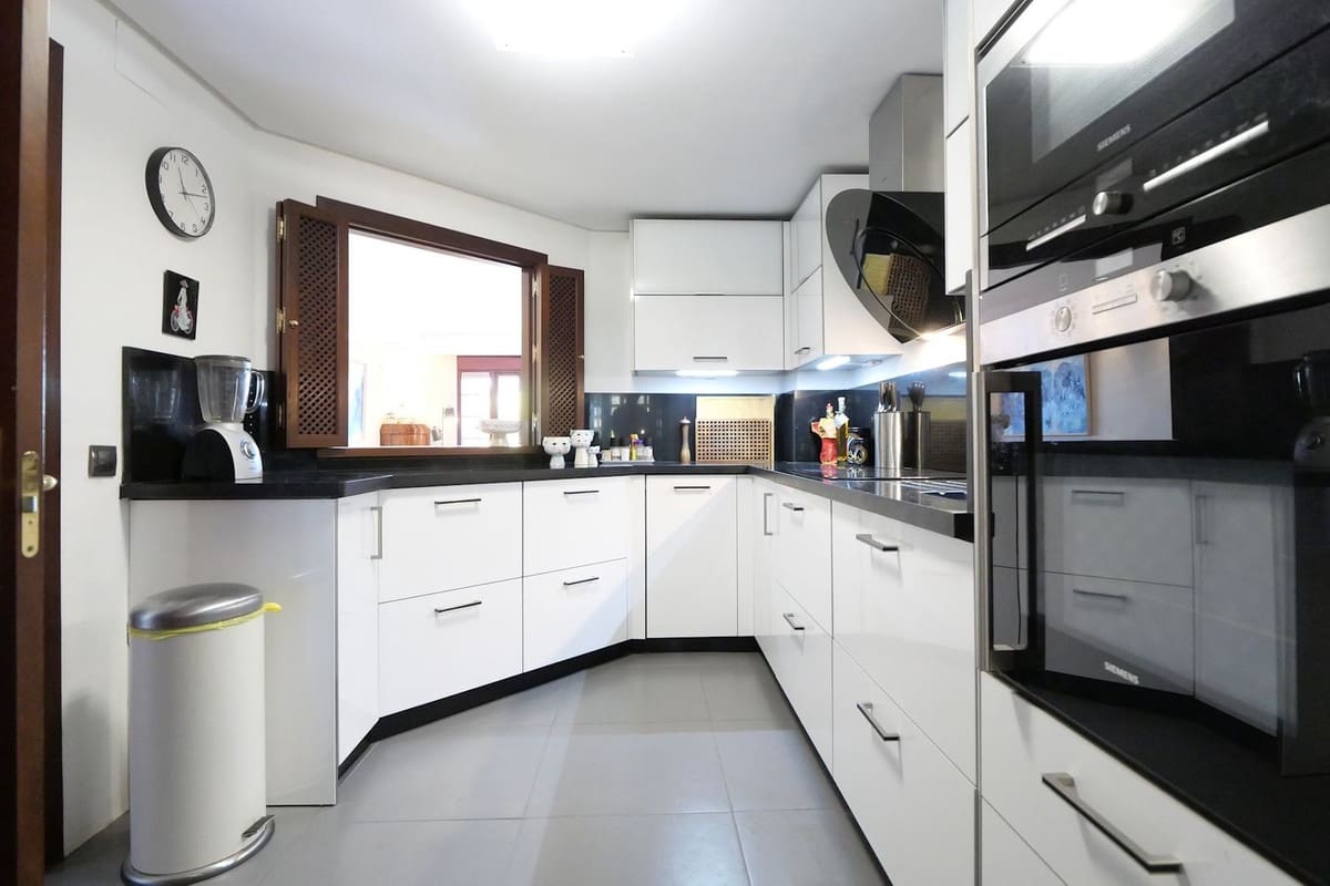 2 sovrum Lägenhet till salu i La Mairena med pool garage - 399 000 € (Ref: 9721044)