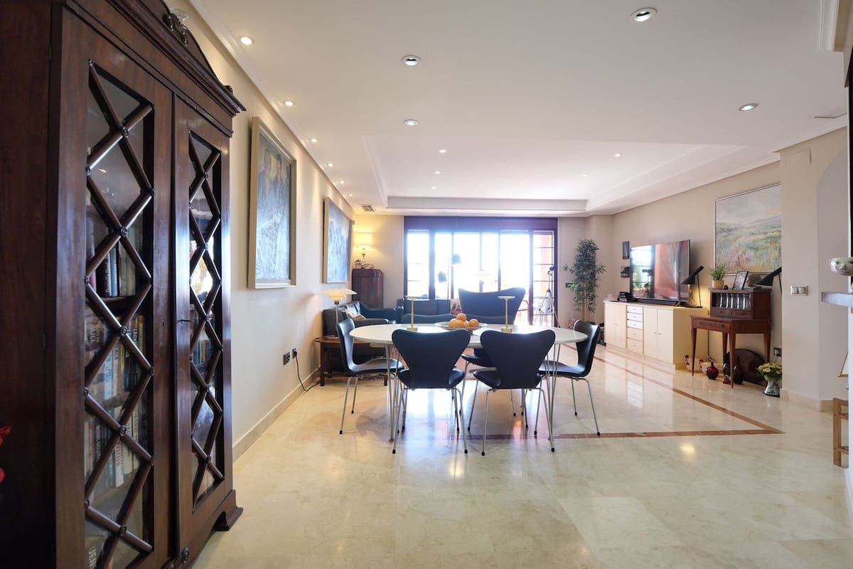 2 sovrum Lägenhet till salu i La Mairena med pool garage - 399 000 € (Ref: 9721044)